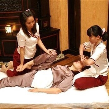 Традиционный тайский массаж (2 мастера одновременно)